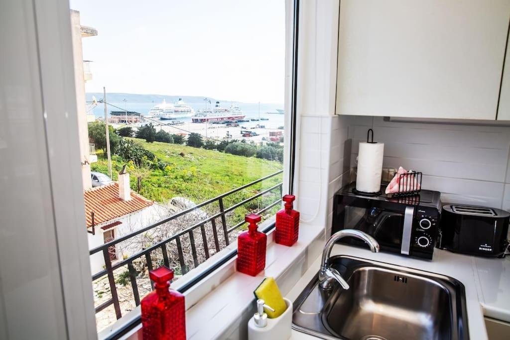 Seafront Central Apt In Lavrio Lávrion Exterior foto