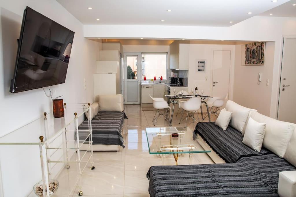 Seafront Central Apt In Lavrio Lávrion Exterior foto